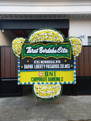 Papan Bunga Duka di Pondok Agung